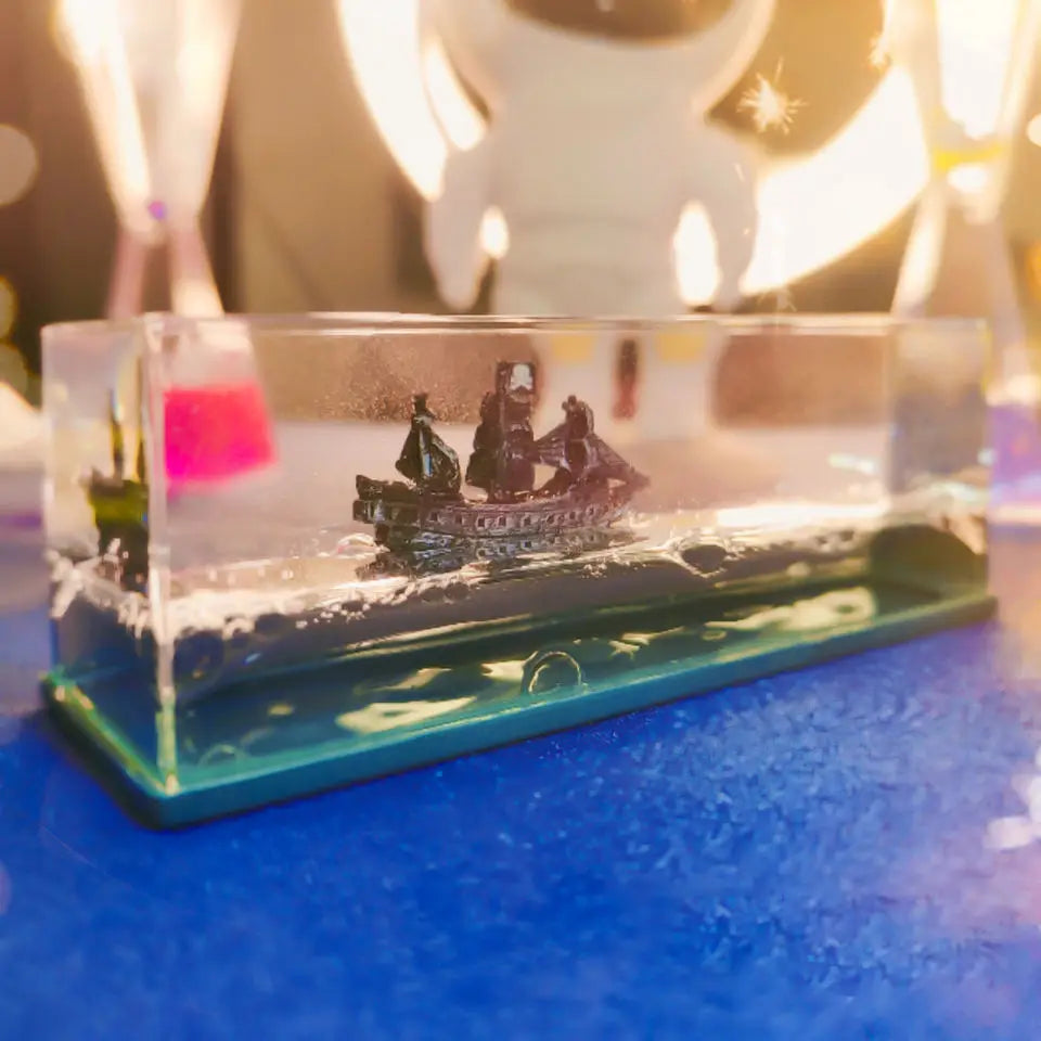 Bouteille Flottante Bateau de Croisière — Décoration Liquide Hypnotique